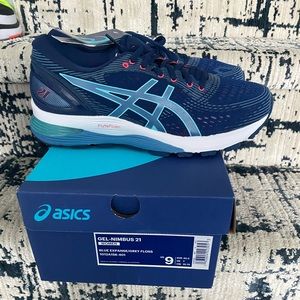 Women’s Asics Gel Nimbus 21 running shoes